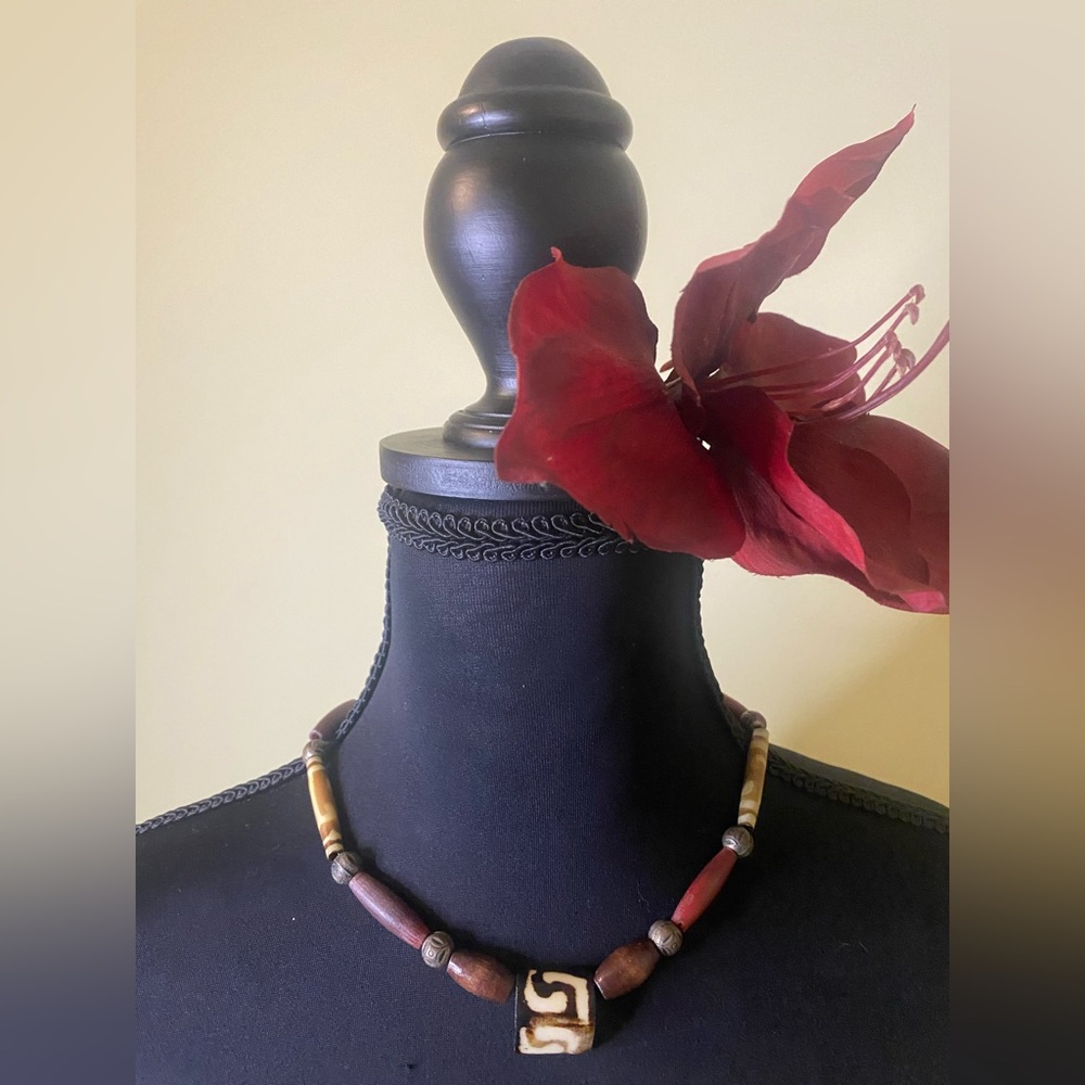 BOHO BEADED CHOKER LARGE TOGGLE CLASP